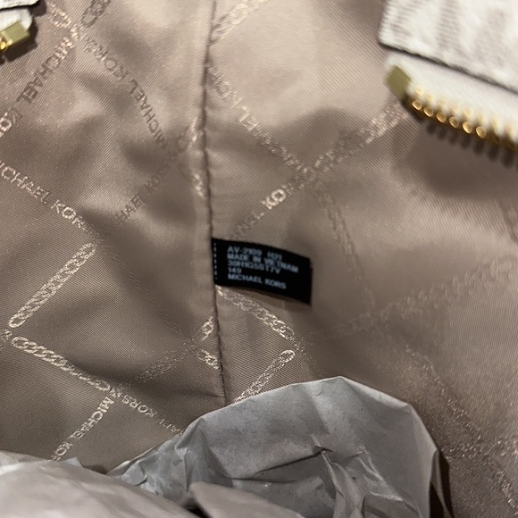 Michael Kors TOTE - Picture 6 of 6